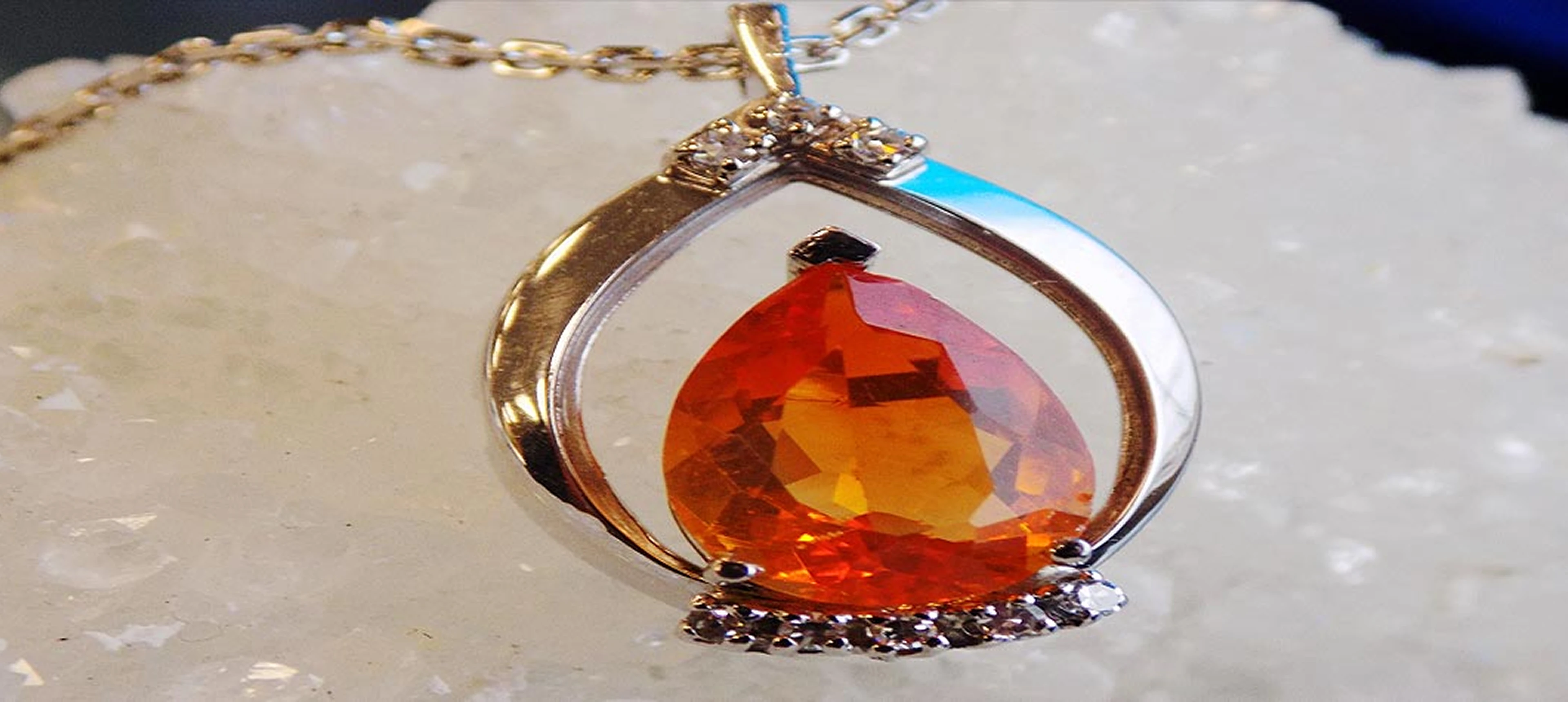 Elegant teardrop-shaped gemstone necklace